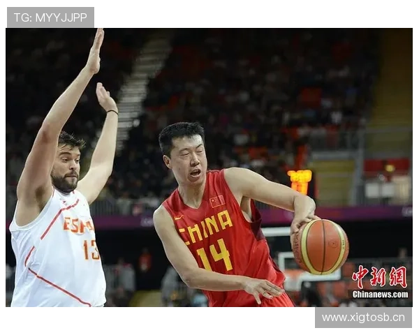 仲满今天穿得跟去夜店一样，是又准备开趴还是忘带篮球了？