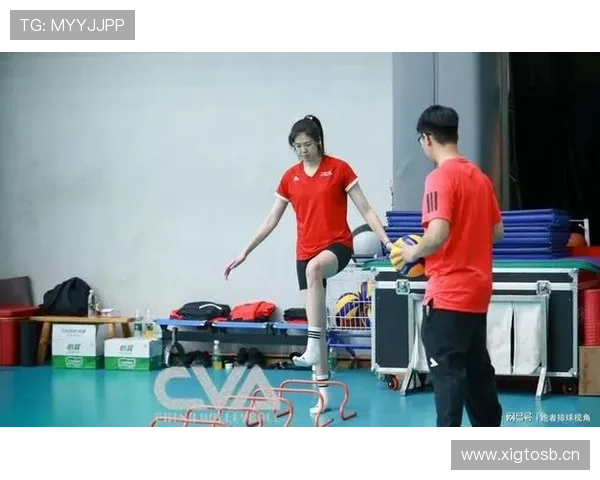 李盈莹训练完直接拎爱马仕去吃夜宵？