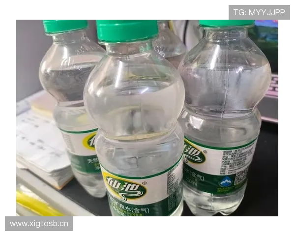 贝林厄姆家冰箱里塞满能量饮料，连矿泉水都要冰镇三小时才喝